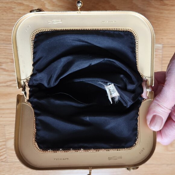 WHITING&DAVIC.CO  VINTAGE BLACK AND GOLD EVENING MESH BAG. - Picture 9 of 9